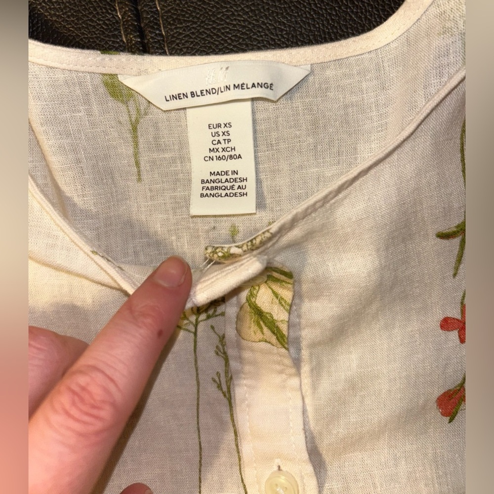 NWOT. H&M linen Blouse. Size XS. - Picture 8 of 10